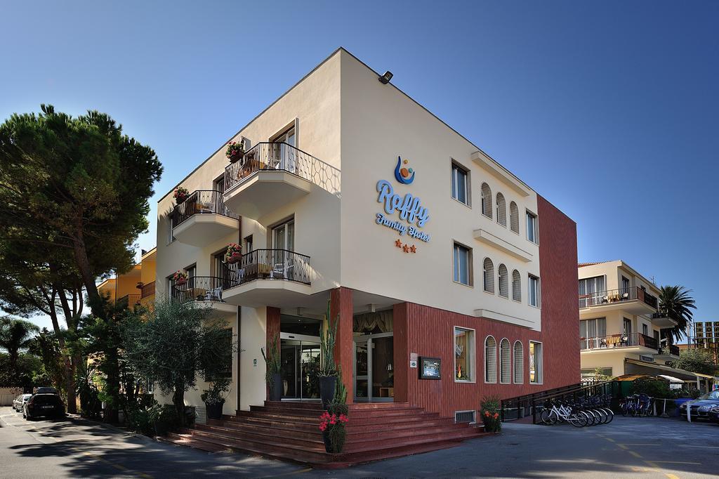 Raffy Family & Bike Hotel Diano Marina Exteriér fotografie